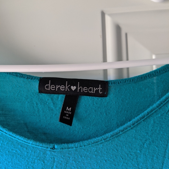 Tops - Picture 3 of 7